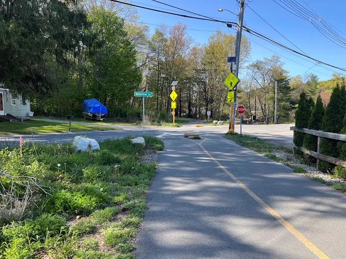 Walk or bike🚵🚶on the Bruce Freeman Rail Trail in Acton or Concord? The Town of Acton MA was awarded a Mass Office of Travel & Tourism grant 2 create BFRT 'Wayfinding' signs 🪧 to connect users & visitors with business, shops, restaurants & sites! @FriendsofBFRT