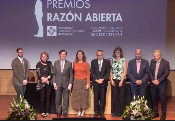 Expanded Reason Awards speakers alongside Jennifer Wiseman, Curtis Baxter, and John Slattery