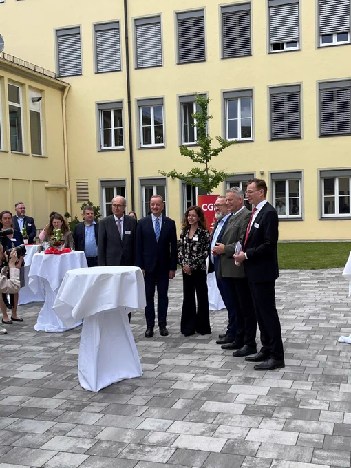 Von links nach rechts: Der Regierungspräsident der Region Mittelfranken Dr. Thomas Bauer, der Oberbürgermeister der Stadt Ansbach Thomas Deffner, die Generaldelegierte von Québec für Deutschland, die Schweiz und Österreich Elisa Valentin, der Präsident der Hochschule Ansbach Prof. Dr. Sascha Müller-Feuerstein, der Staatssekretär im Bayerischen Staatsministerium für Wirtschaft, Landesentwicklung und Energie Roland Weigert, der Senior Vice President Consulting Services von CGI Andreas Rathgeb.