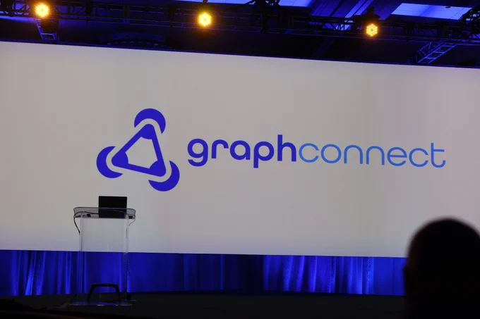 GraphConnect logo on main stage just before the keynote started