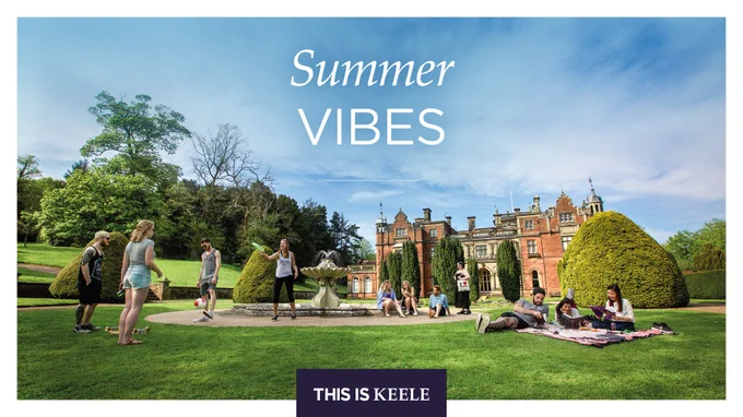 Students outside Keele Hall in the sun
