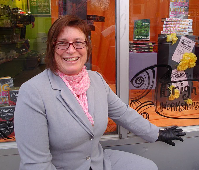 Susie Bright at Come As You Are Co-operative 493 Queen Street West (Spadina) Toronto ON M5V 2B4 Canada.


Image:
Come As You Are Co-operative
https://commons.wikimedia.org/wiki/File:Susie_Bright_at_Come_As_You_Are_Co-operative.jpg

CC BY 2.0:
https://creativecommons.org/licenses/by/2.0/deed.en
