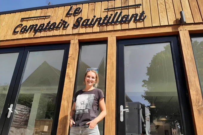 À 31 ans, cette #Parisienne plaque tout pour rouvrir le #commerce du village  ♦️ 

👩‍🦰 Laure est la nouvelle #gérante du Comptoir Saintillant. Rien ne la prédestinait à se retrouver là, pourtant elle est heureuse de se lancer dans ce #projet. 😍

🔗 https://bit.ly/3NjSY51