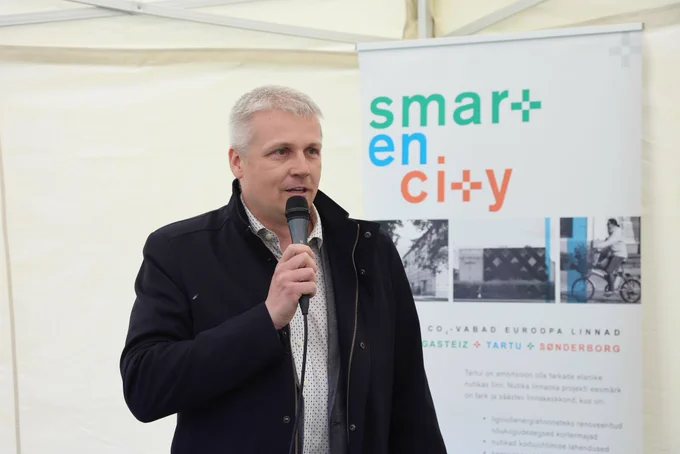 Tartu's Deputy Mayor Raimond Tamm explaining the results of the SmartEnCity project. Picture@Ove Maidla