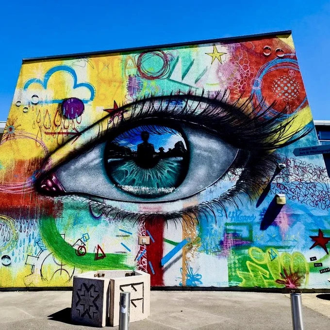 Giant eye street art on the side of Hardwick Campus by @mydogsighs