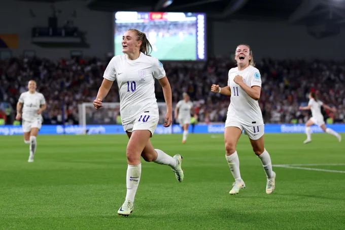 Georgia Stanway celebrates her goal against Spain.
