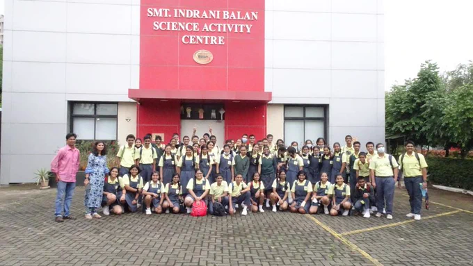 #Wednesday_Visit
#SAC_students_Interaction
#Fun_learning

Today, IISER Pune Science Activity Centre  conducted a hands-on activity session for SES Gurukul school students from Pune. 

We had a great time with students by sharing Science and Math hands-on activities like balloon bench, fun with magnets, bottle thermometer and many more fun learning activities from their Science and Math text book. 

We Concluded the session by sharing the #SAC_digital_repository for hands-on activities. 

#Visit_IISER_Pune
https://www.iiserpune.ac.in/pages/visit-iiser-pune 
