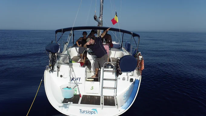 I can haz dabz - me dabbing at the stern of the boat