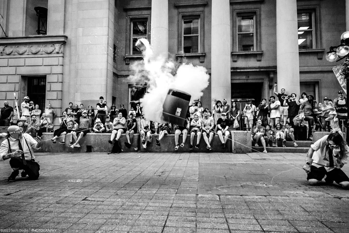 @OrbaxandPepper perform a liquid nitrogen science experiment before a large outdoor crowd. 