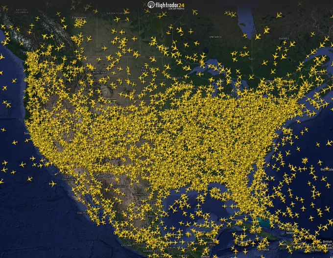 Air traffic above the US on November 26, 2023 at 23:00 UTC (1800 EST).