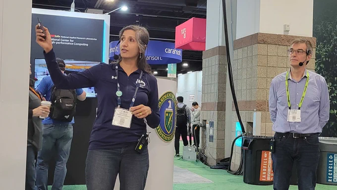Rachana Ananthakrishnan and Tom Uram give a featured talk at DOE's #SC23 booth.