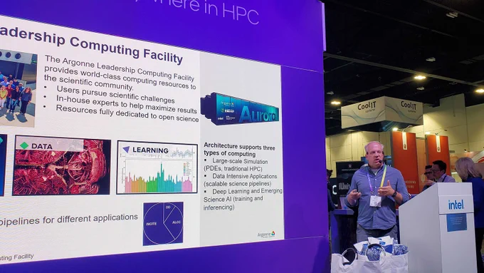 Scott Parker gives a tech talk at Intel's SC23 booth.