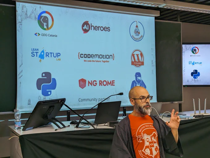 Gregorio presenting Community Partners of DevFest Pescara 2023
