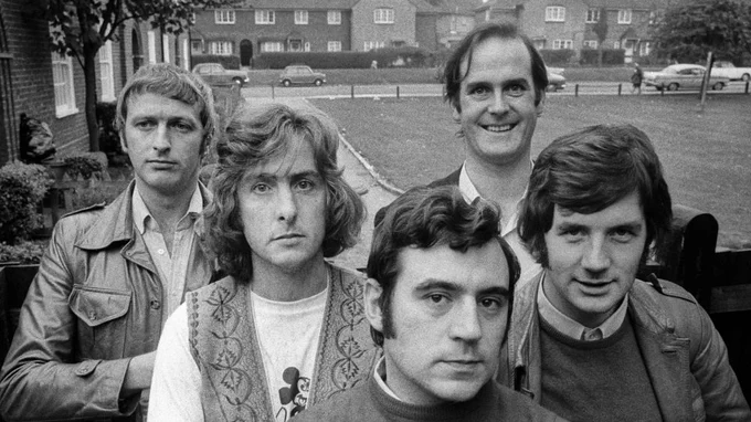 Monty Python Komedi Grubu Siyah-Beyaz Fotoğrafı