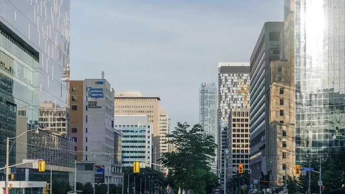 The Toronto Academic Health Science Network comprises U of T and 14 academic hospitals, including those found on Toronto’s “Hospital Row” 