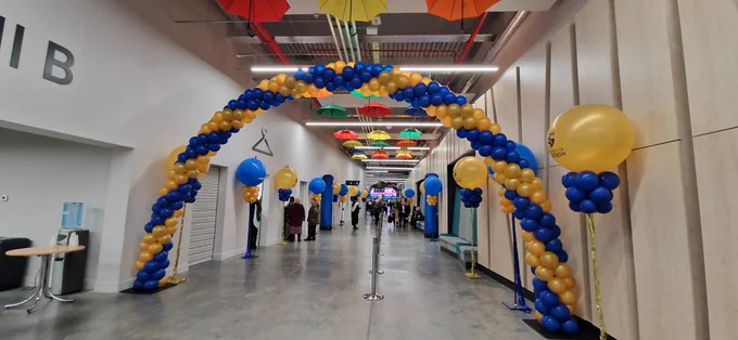 Balloon arches inside a conference centre 