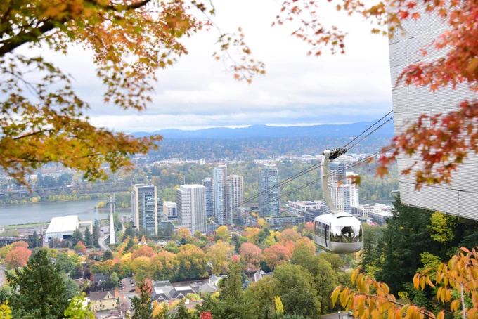 photo of the Portland aerial tram from the top of the tram station