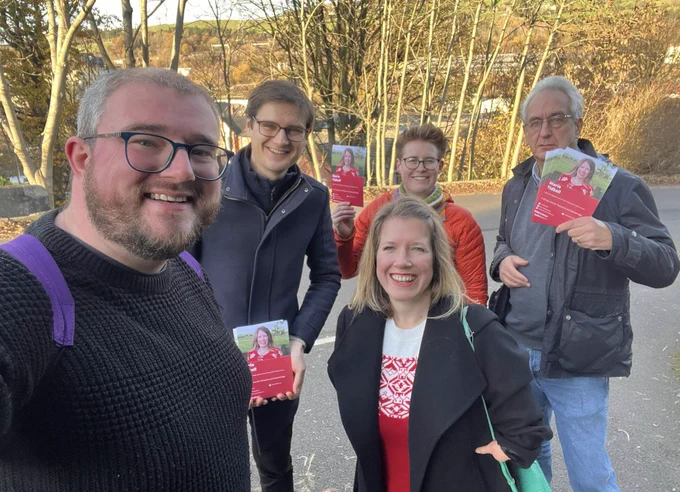 A photo of the Penistone and Stocksbridge campaign team in Stocksbridge