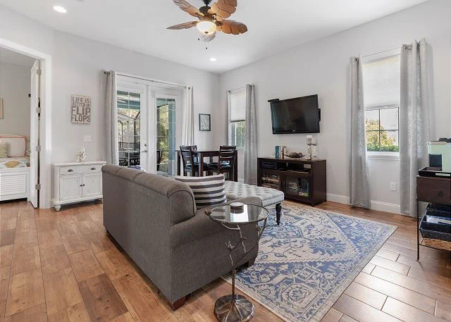Boasting an incredible family friendly floor plan, along with 3 bedroom suits and captivating views, what more could you want just a few steps to the beach. ID 216063 OwnerDirect.com