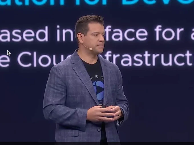 @GreatWhiteTec presenting at VMware Explore