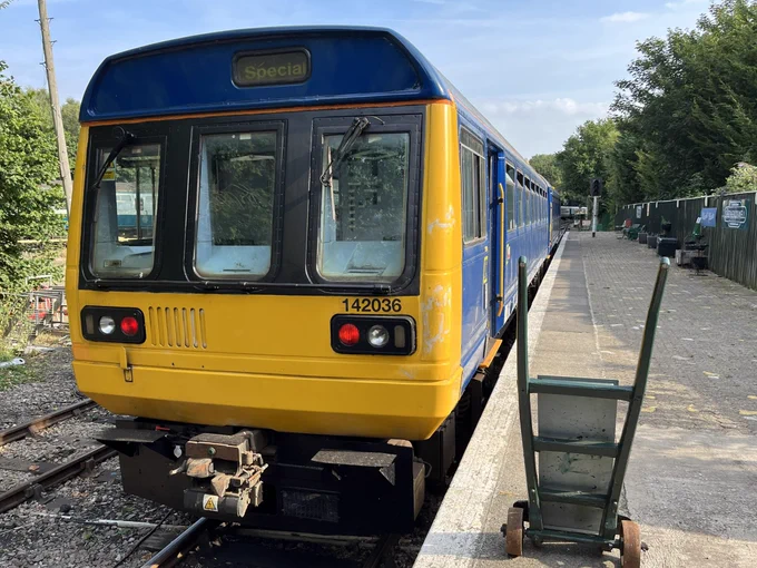 A Class 142 Pacer at Sherpherdswell station