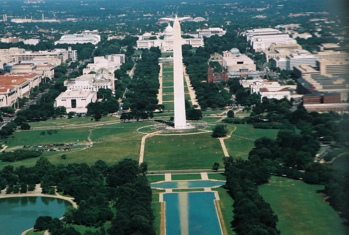 Aerial view of Washington DC. From https://cdn10.picryl.com/photo/2001/08/02/aerial-views-of-washington-dc-25fe69-1600.jpg