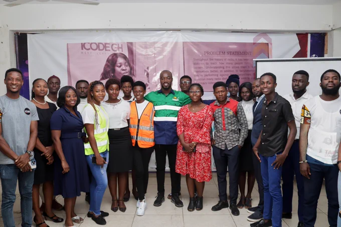 Group picture - Program Manager, Trainer and Trainees together with the CEO of iCode Gh 