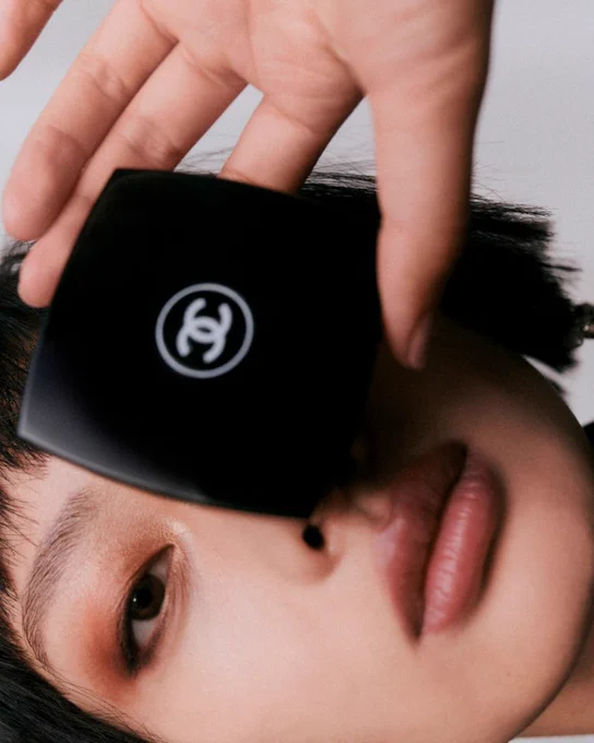 Chanel Tweed makeup
