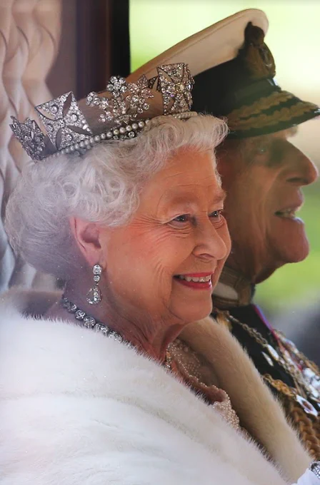 The Queen and the Duke of Edinburgh leaving for the State Opening of Parliament in London, 27 May 2015