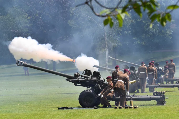 Photo of 7th Parachute Regiment Royal Horse Artillery from Colchester Garrison carrying out a Gun Salute in Colchester Castle Park.