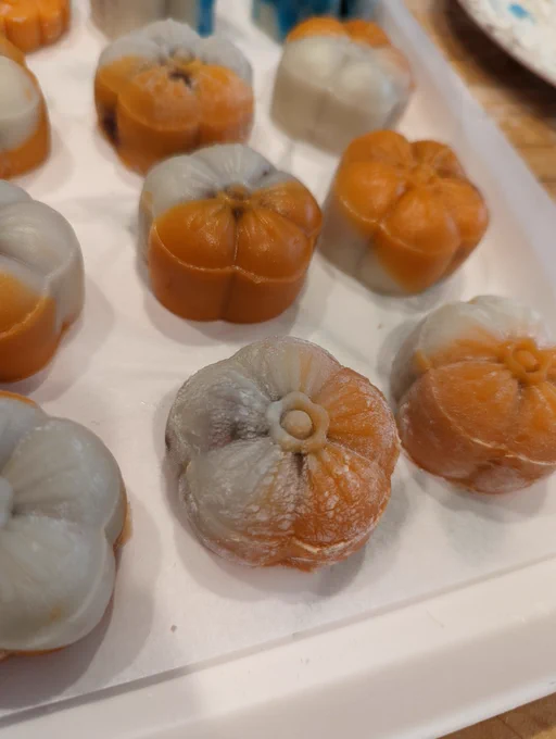 Orange and white crystal mooncakes 