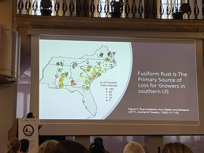 Predicting qualitative and quantitative resistance to fusiform rust in loblolly pine families using integrated genomic and phenotypic host-pathogen data by Tania Quesada.