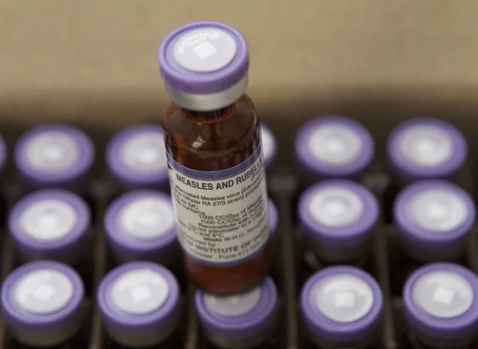 A measles and rubella (MMR) vaccine vial