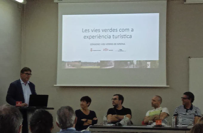 Un moment del debat PECT de Turisme, amb la intervenció del gerent del Consorci Vies Verdes de Girona, Àngel Planas.