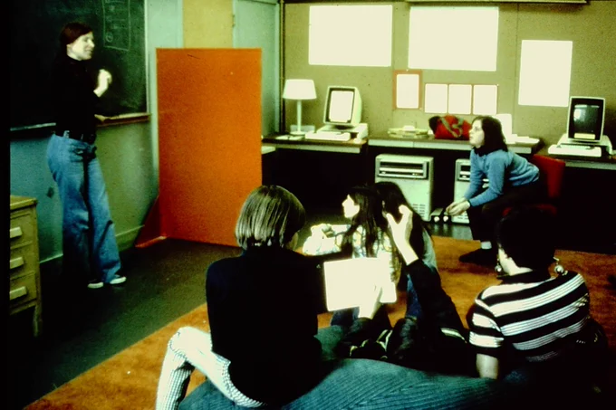 Adele Goldberg teaches a high school Xerox Alto computer class