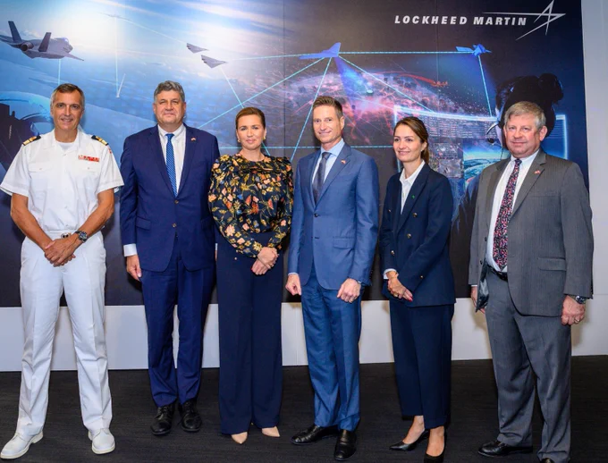 What a lineup!
To my right: Dr. LaPlante @DeptofDefense, PM Frederiksen @Statsmin, CEO Jim Taiclet @LockheedMartin, Ambassador Lassen @DKambUSA and Mr. Hursch @DefenseDsca
Photo: Lockheed Martin