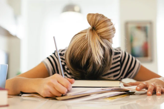 Writing an essay is the easiest way to reveal your personality. It can give your audience a sense of who you are and also showcase your writing abilities. Try our tips to craft your best college essay.