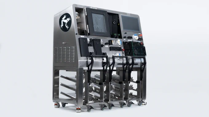 “En octobre 2020, nous avions annoncé que nous disposerions d’un encapsulateur BPF avant la fin 2022. Exactement deux ans plus tard, la machine est livrée. Je pense que cette machine témoigne de la remarquable capacité d’exécution de TreeFrog et Invetech. Mais plus important encore, elle constitue une échéance clé. Notre encapsulateur peut désormais être utilisé pour fabriquer des produits de thérapie cellulaire utilisables en clinique. Avec 3 autres machines BPF livrées en 2023, nous allons pouvoir accélérer nos programmes internes et ceux en partenariat en immuno-oncologie et médecine régénérative.”
Dr Frédéric Desdouits, Président, TreeFrog Therapeutics.