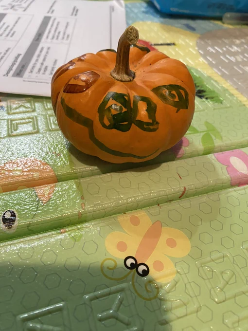 Painting pumpkins, candy corn math,  marshmallow spider webs 🎃 in a PAT visit with Mrs. Smith.
#Finemotordevelopment 
#Mathskills
 #Colorrecognition
#PatternCreativity . #Engagement