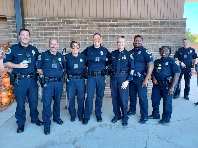 Eight MNPD officers.
