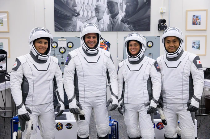 NASA’s SpaceX Crew-5 astronauts participate in a countdown dress rehearsal at the agency’s Kennedy Space Center in Florida on Oct. 2, 2022, to prepare for the upcoming Crew-5 launch. In their SpaceX spacesuits inside the crew suit-up room in the Neil A. Armstrong Operations and Checkout Building are, from left, Roscosmos cosmonaut Anna Kikina, NASA astronauts Josh Cassada and Nicole Aunapu Mann, and JAXA (Japan Aerospace Exploration Agency) astronaut Koichi Wakata. The crew will launch to the International Space Station aboard SpaceX’s Crew Dragon Endurance spacecraft for a science expedition mission as part of NASA’s Commercial Crew Program. SpaceX’s Falcon 9 rocket is scheduled to lift off from Kennedy’s Launch Complex 39A at noon EDT on Oct. 5, 2022.