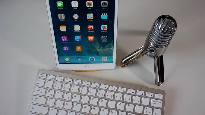 Decorative image of iPad, keyboard and microphone. 

Credit: Csaba Nagy from Pixabay 