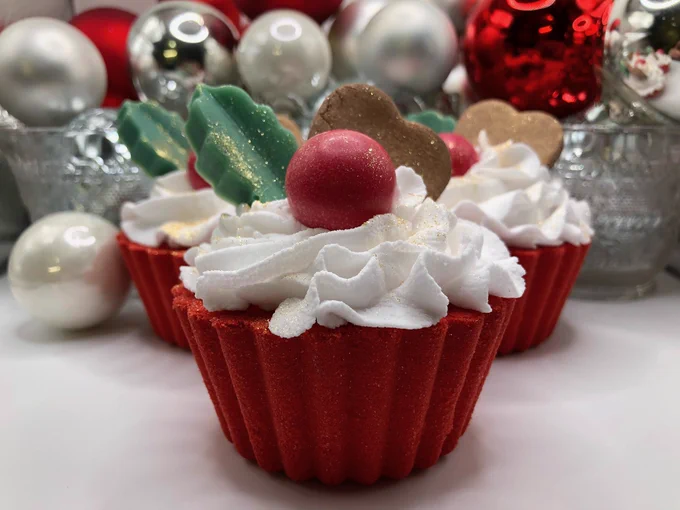 Moxie and Babs cupcake bath bomb