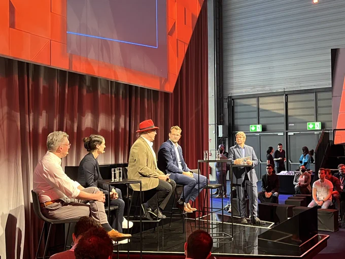 Paneldiskussion zum Thema Open Source in der Verwaltung.