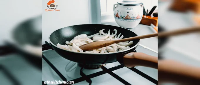 #fryingpaninachair #FryingPans #fryingpansexual #fryingpanswhoknewright #cookware #calphalon #calphalonpanandpot #bestcookware