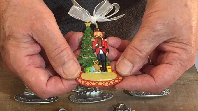 Christmas Decoration Nutcracker tutorial.