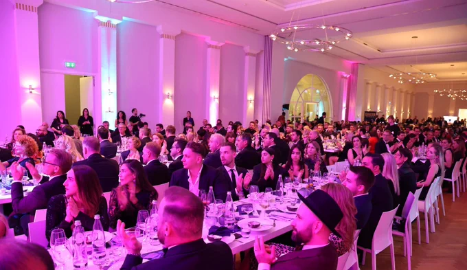 Kursaal mit 300 Gästen bei der STELP-Spende-Gala