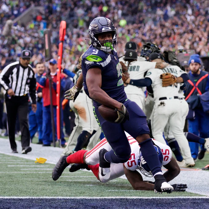 Photoshop of Mariners players dancing in the background during a play in the Seahawks game yesterday. 
