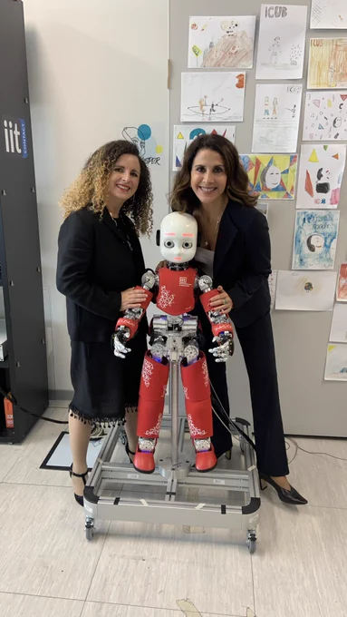 Group Photo with Alessandra Sciutti, Barbara Capponi and the robot iCub Berry