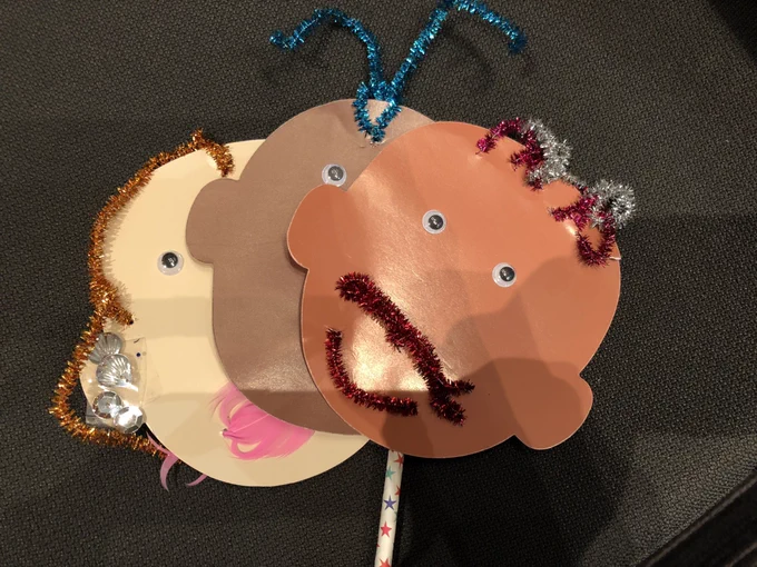 A mask of three faces.
